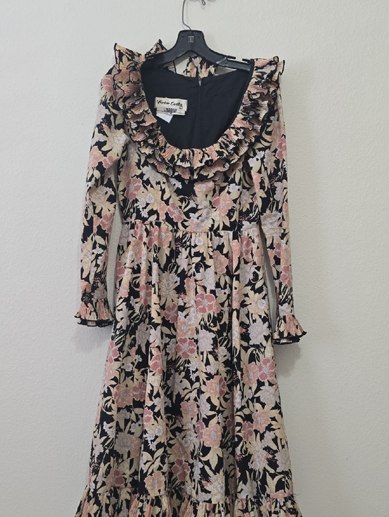Victor Costa Dresses & Skirts - Victor Costa Black Floral Ruffle Maxi Dress with Pink & Cream Accents S
